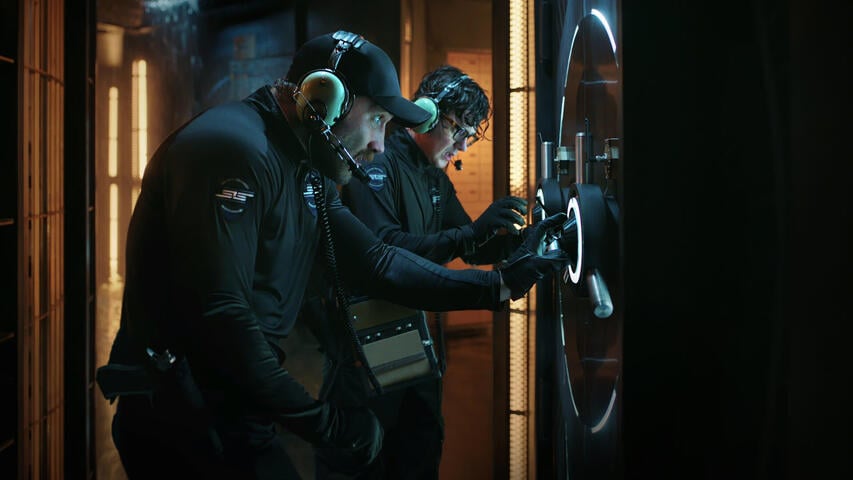 Kaleidoscope 1x09 "White" - Trakt