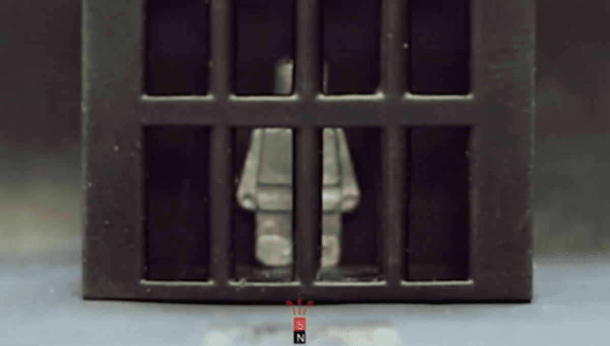Shape-Shifting Robot Escapes Miniature Prison Cell By Liquifying Before Re-solidifying | IFLScience