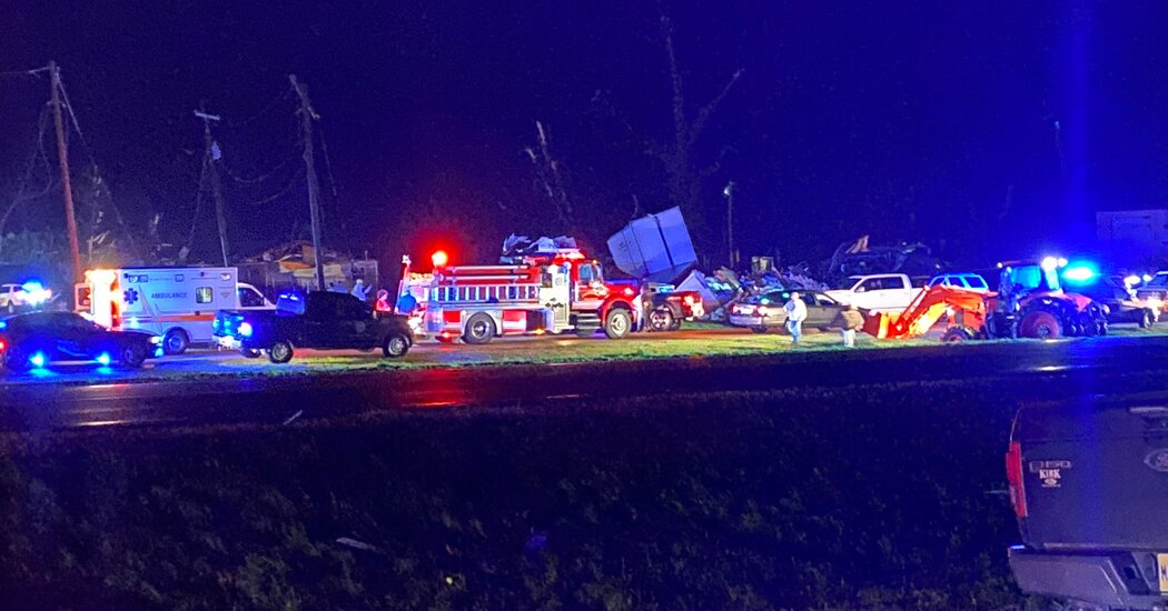 At Least 26 Killed as Powerful Tornado Tears Through Mississippi - The New York Times