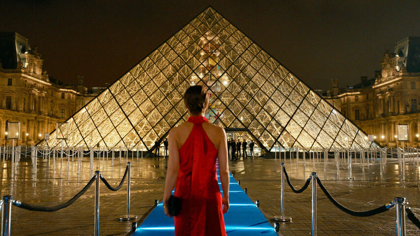 The Diplomat 1x08 "The James Bond Clause" - Trakt