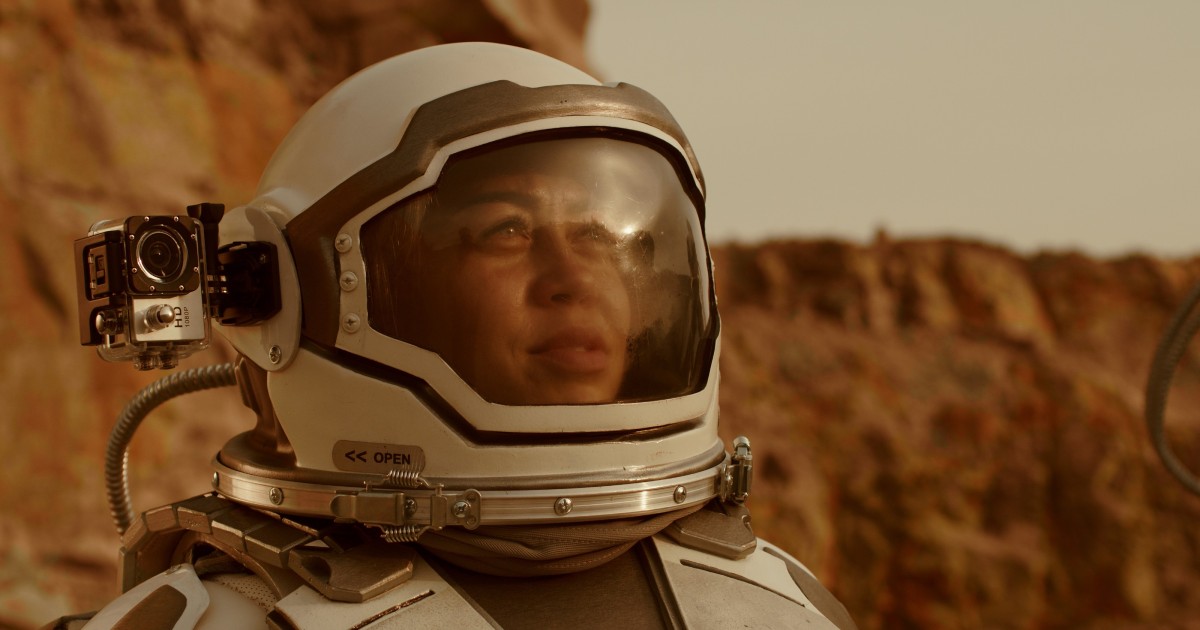The first crewed mission to Mars should be all female - Big Think