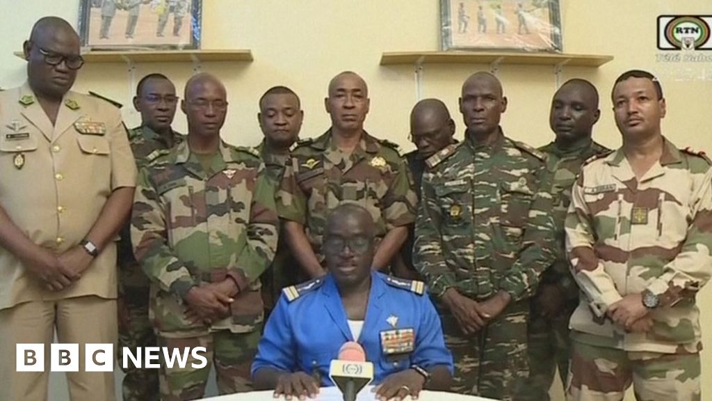 Niger soldiers declare coup on national TV - BBC News
