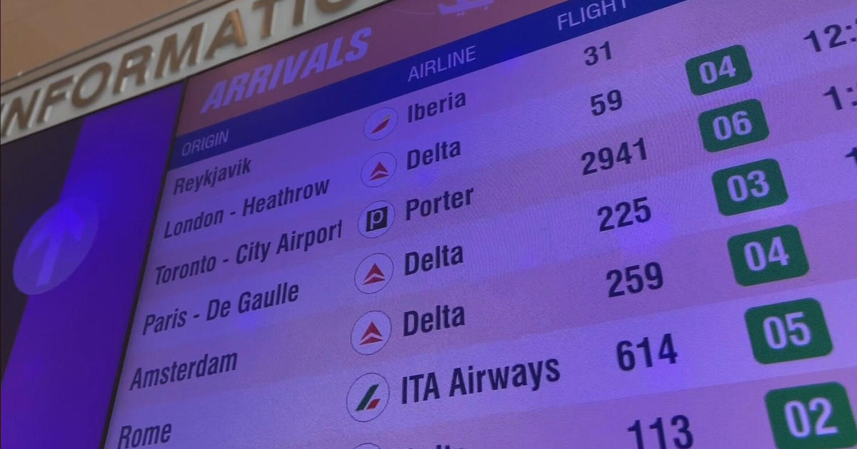 European Union to require U.S. travelers with passports to fill out visa application - CBS Boston