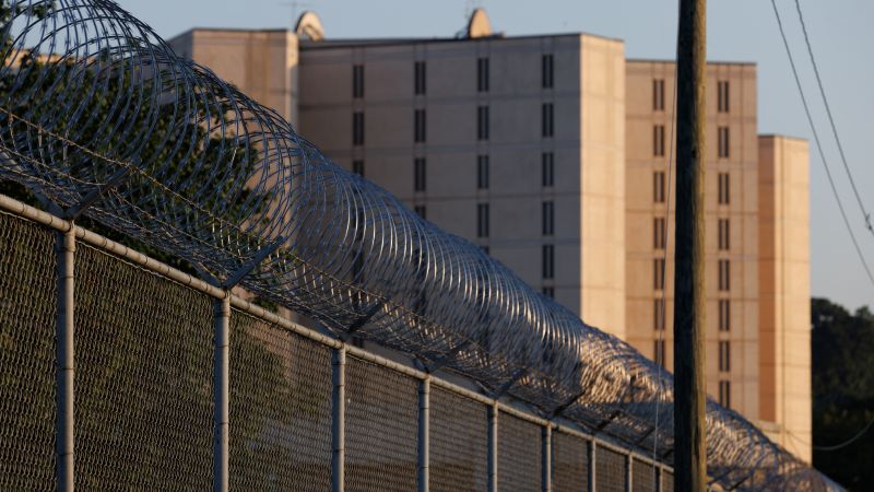 Trump expected to surrender to Fulton County jail on Thursday or Friday next week | CNN Politics