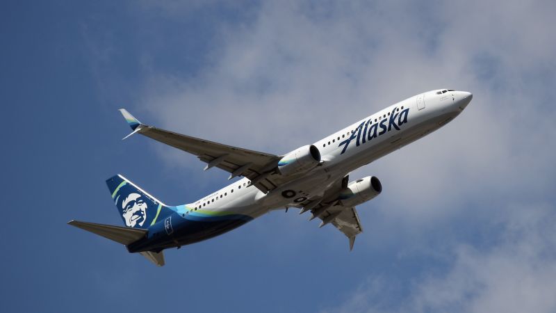 An off-duty pilot tried to take control of Alaska Airlines flight before being subdued | CNN