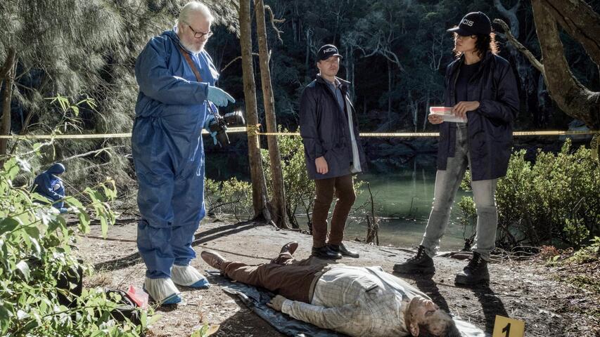 NCIS: Sydney 1x02 "Snakes in the Grass" - Trakt