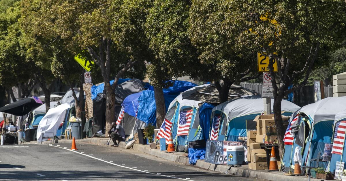 Supreme Court to rule on homeless encampments in California - Los Angeles Times