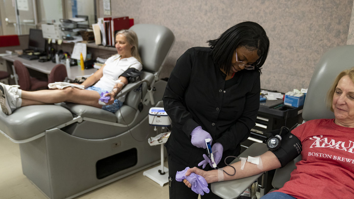 Red Cross declares an emergency blood shortage, as number of donors is down 40% : NPR