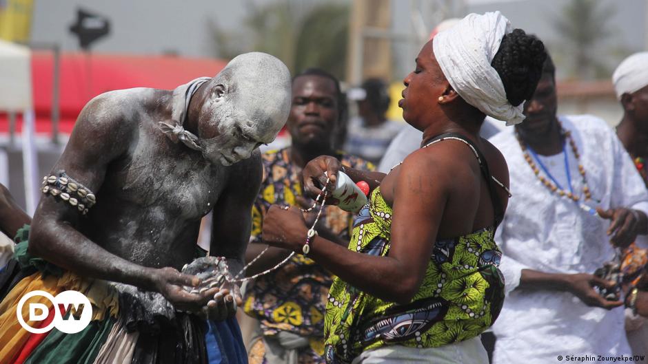 Benin's Voodoo festival brings different religions together – DW – 01/09/2024