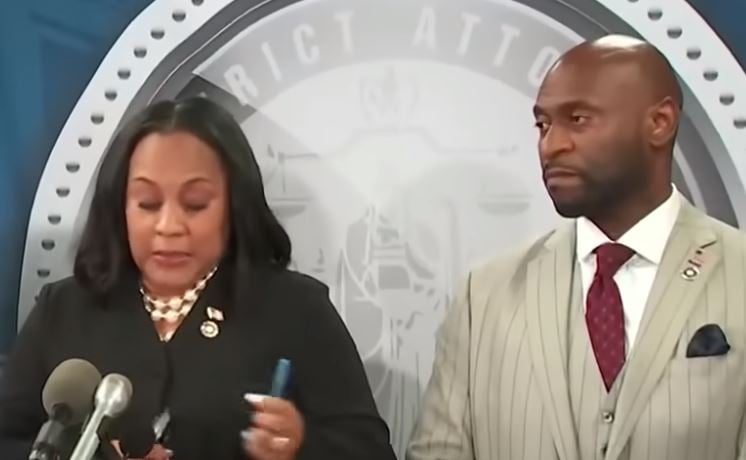 EXCLUSIVE: Contracts Show Fani Willis Offered Top RICO Expert Lower Hourly Rate Than Her Alleged Lover In Trump Case - Then Lied About it in Church | The Gateway Pundit | by Jim Hoft