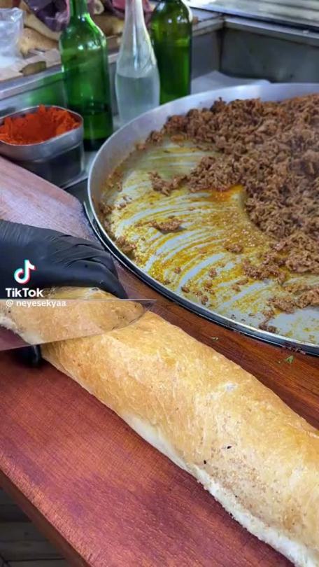 brattylikestoeat on Tumblr: Video tagged with this is lowkey a chopped cheese, beef, cheddar