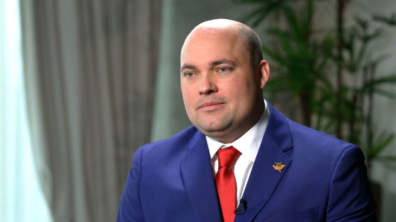 Exclusive: ‘Trump Employee 5,’ who unknowingly helped move classified documents, speaks out | CNN Politics