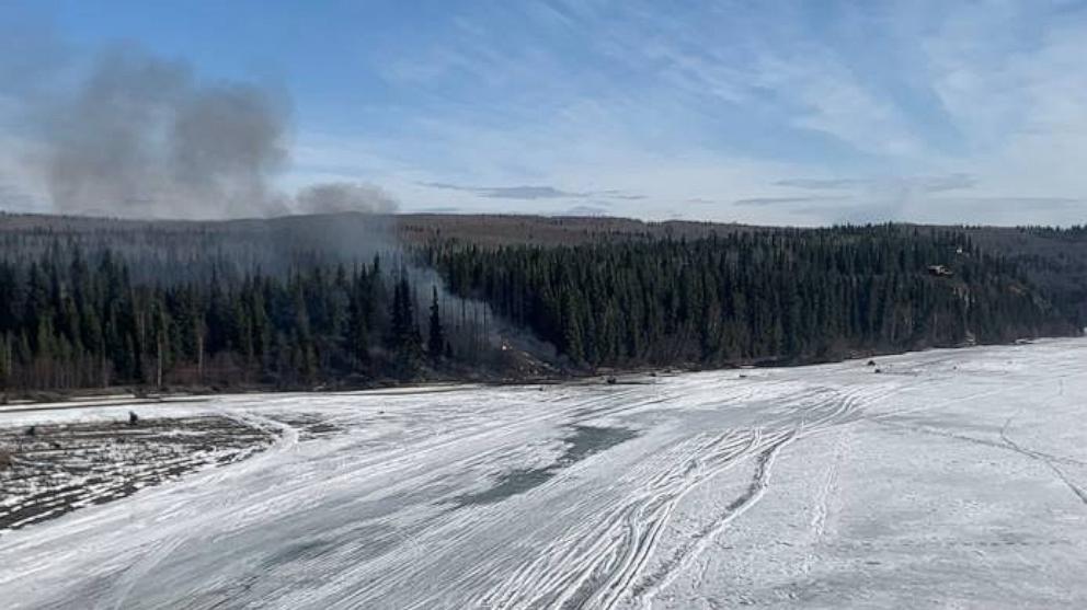 Douglas C-54 plane crashes near river in Fairbanks, Alaska - ABC News