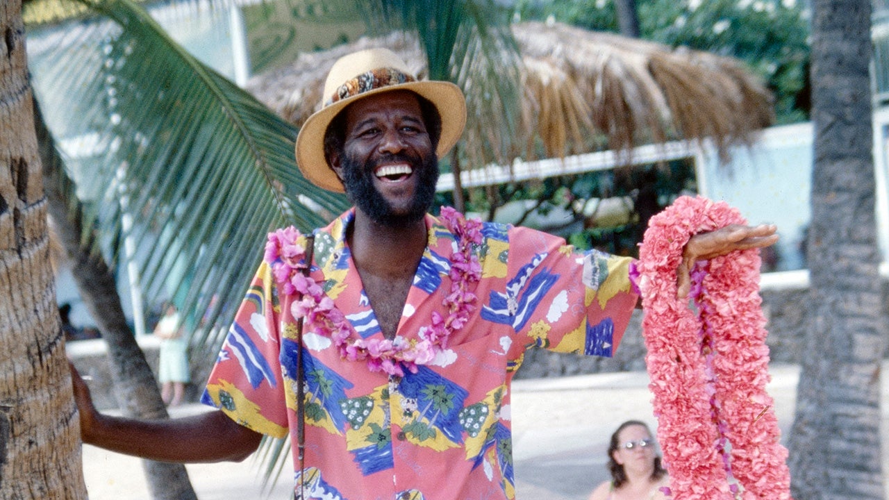 Wally Amos, founder of world famous cookies, dies at home in Hawaii: reports | Fox Business