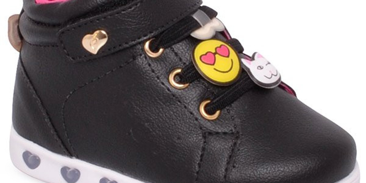 Sneakers Pampili com Luz: O Toque Mágico que Todo Estilo Merece