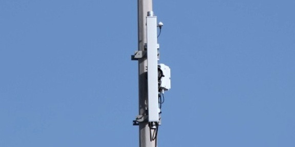 Projected Expansion of the Small Cell Antennas Market: USD 90.98 Billion in 2024 to USD 363.05 Billion by 2032