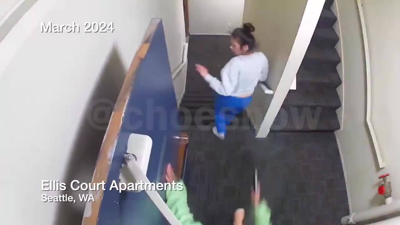 Seattle. A 33-year-old woman in Washington state has been arrested for the coldblooded execution of one of her friends, allegedly leading the other woman into a back alley at gunpoint and repeatedly taunting her before shooting