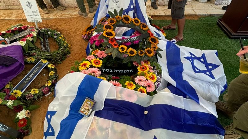 Israeli soldiers returning from Gaza war struggle with trauma and suicide | CNN