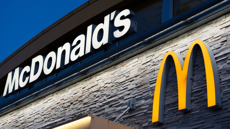 McDonald’s to resume selling Quarter Pounders in all restaurants after some beef patties test negative for E. coli | CNN