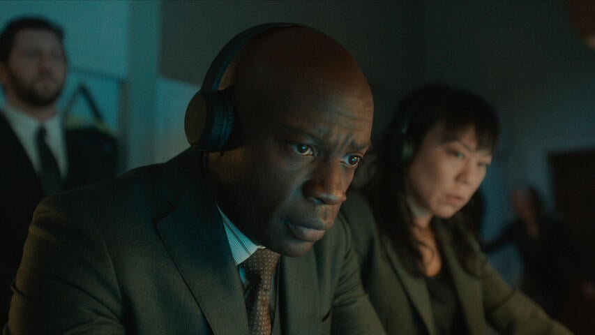 The Diplomat 2x04 The Other Army - Trakt