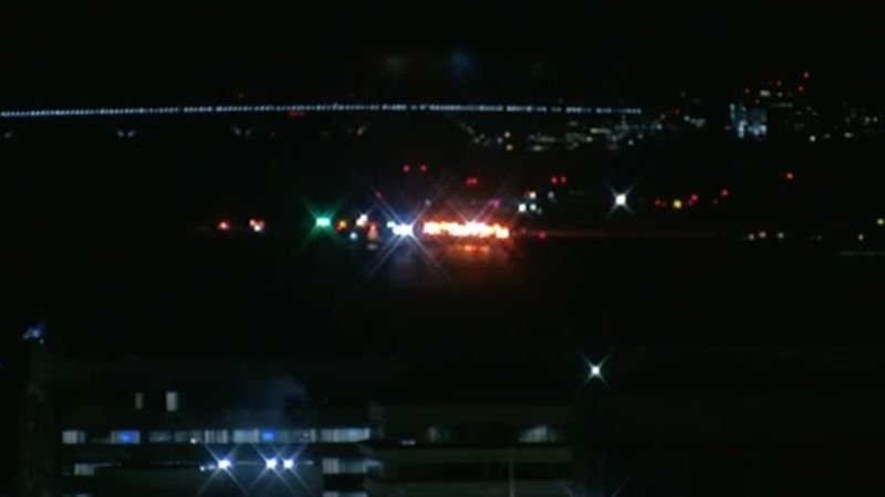 Live updates: American Airlines plane crash near Washington, DC; Reagan National Airport takeoffs and landings halted | CNN