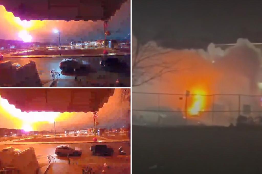 Small plane crashes near Roosevelt Mall in Philadelphia, casualties reported