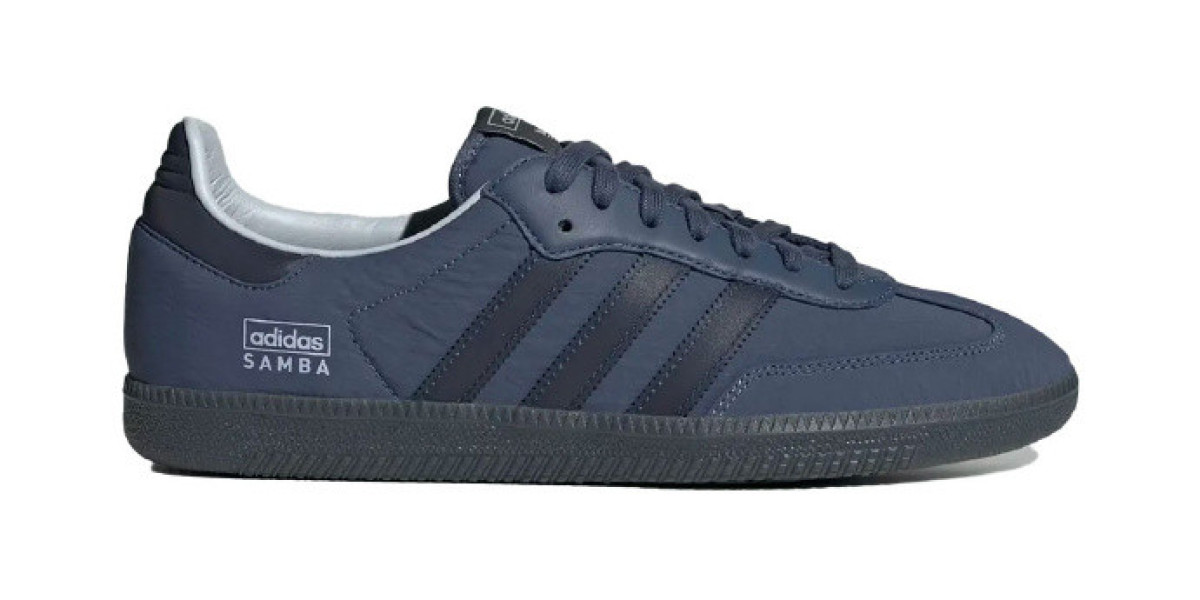 Adidas Samba：从足球场到潮流街鞋