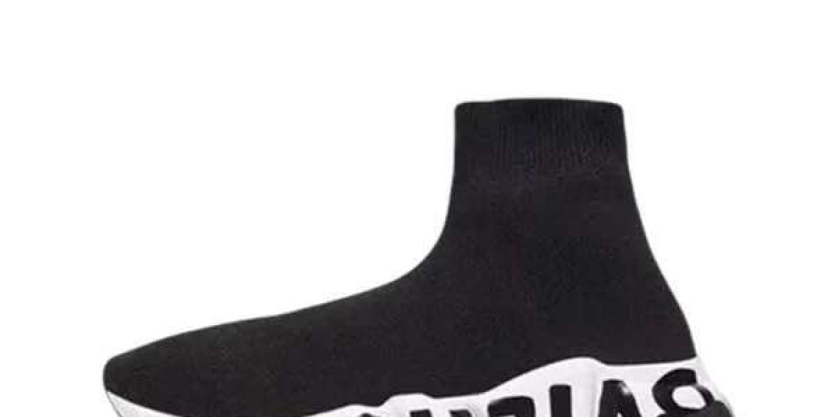 巴黎世家襪套鞋爆紅關鍵！揭開Balenciaga襪套鞋魅力全解析