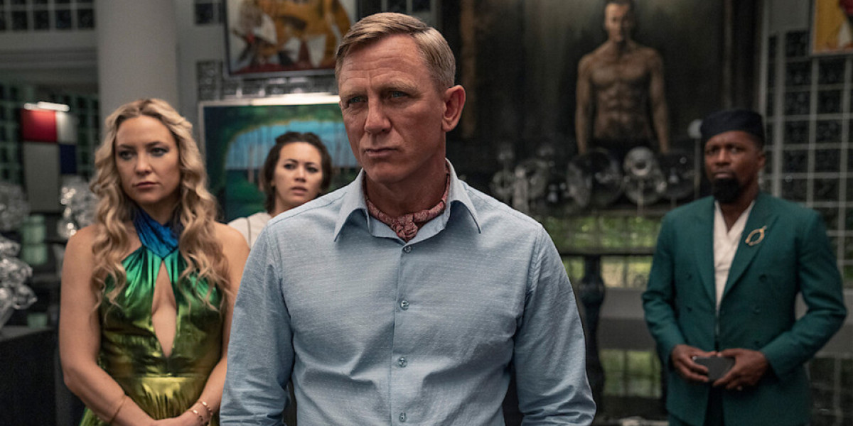 Glass Onion: New Setting & Tone – Knives Out Sequel