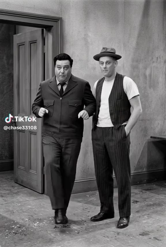 Funny man reference pose [Video] | Reference poses male duo, Famous pairs, Marvel comics vintage