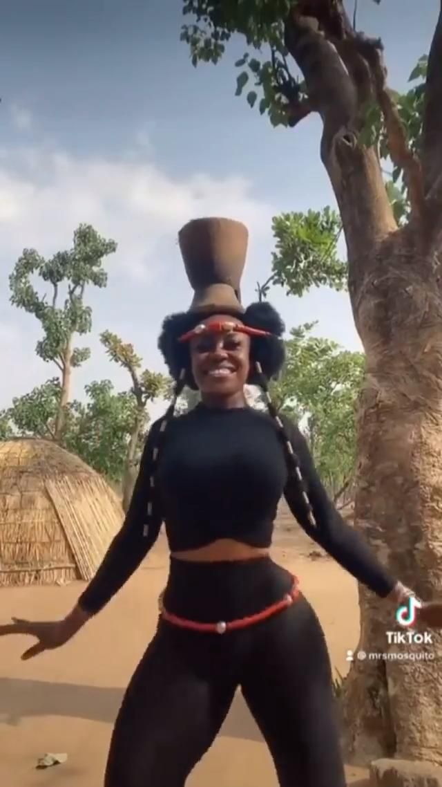 I can barely walk and chew gum & here she is. ? [Video] | Black dance, African dance gif, Afro dancing