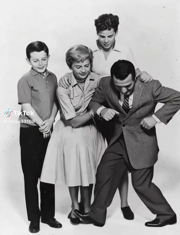Old movies and shows [Video] | 50s movies and shows aesthetic, Old hollywood aesthetic vintage photos, Dance lessons