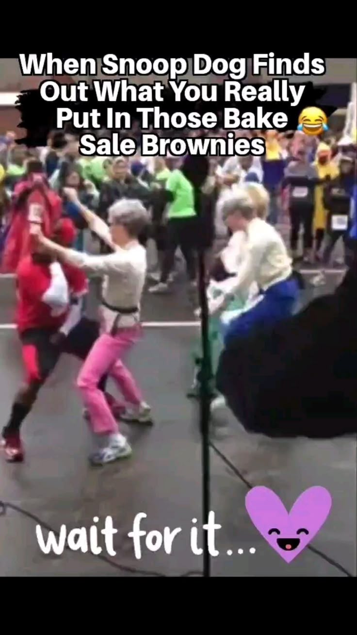 #funnydamce #funnymemes #funnyvideos #funny #dancing #videos #funnyfails #funnydancingvideo #funnydances #dancechallenge… | Funny dancing gif, Funny dance moves, Latest funny videos