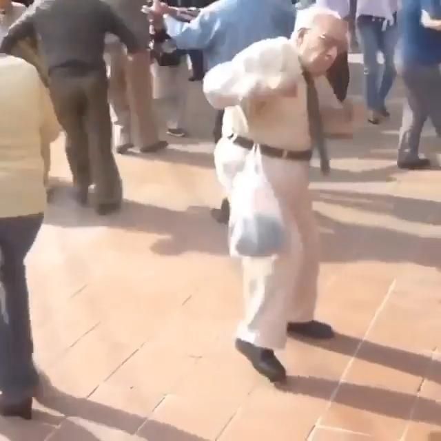 Like A Boss [Video] | Dancing old man, Funny dancing video, Short funny videos