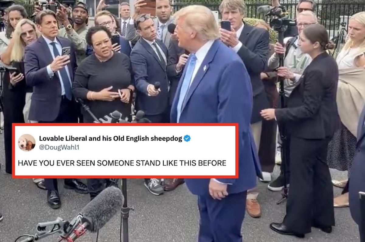 People Can't Stop Talking About Trump's Extremely Weird Stance In This Video - Yahoo News Singapore